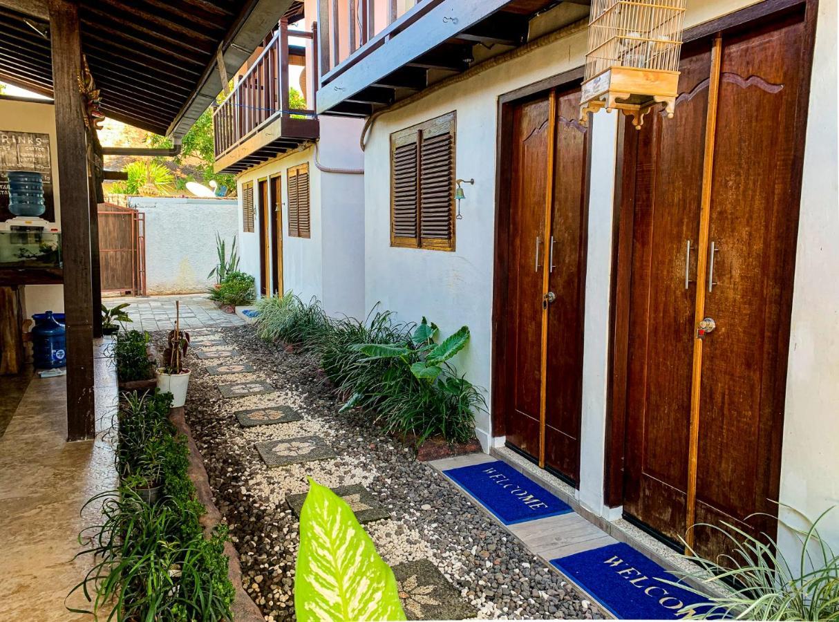 Capung Guesthouse Jimbaran Buitenkant foto