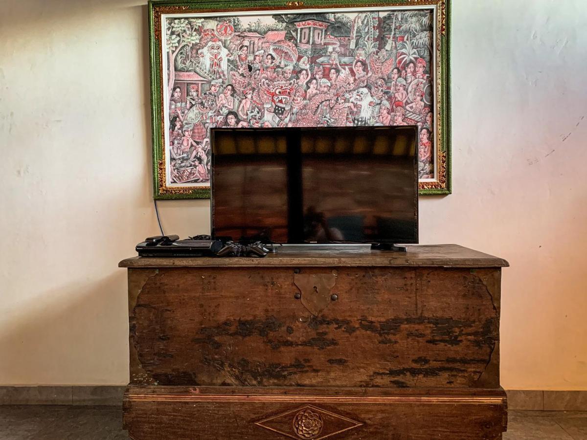 Capung Guesthouse Jimbaran Buitenkant foto