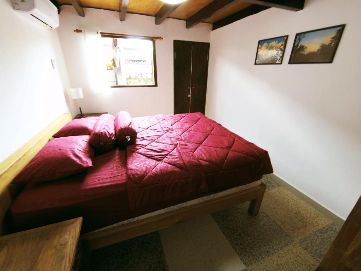 Capung Guesthouse Jimbaran Buitenkant foto