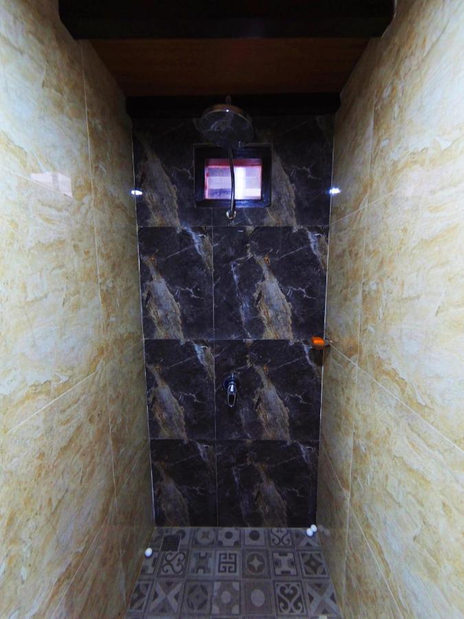 Capung Guesthouse Jimbaran Buitenkant foto
